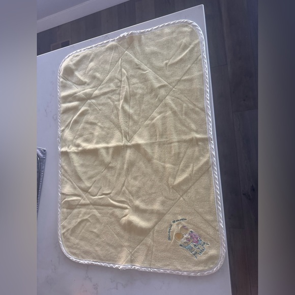 Vintage Precious Moments Baby Blanket – Quilted Satin Trim Nursery Throw - Picture 2 of 5